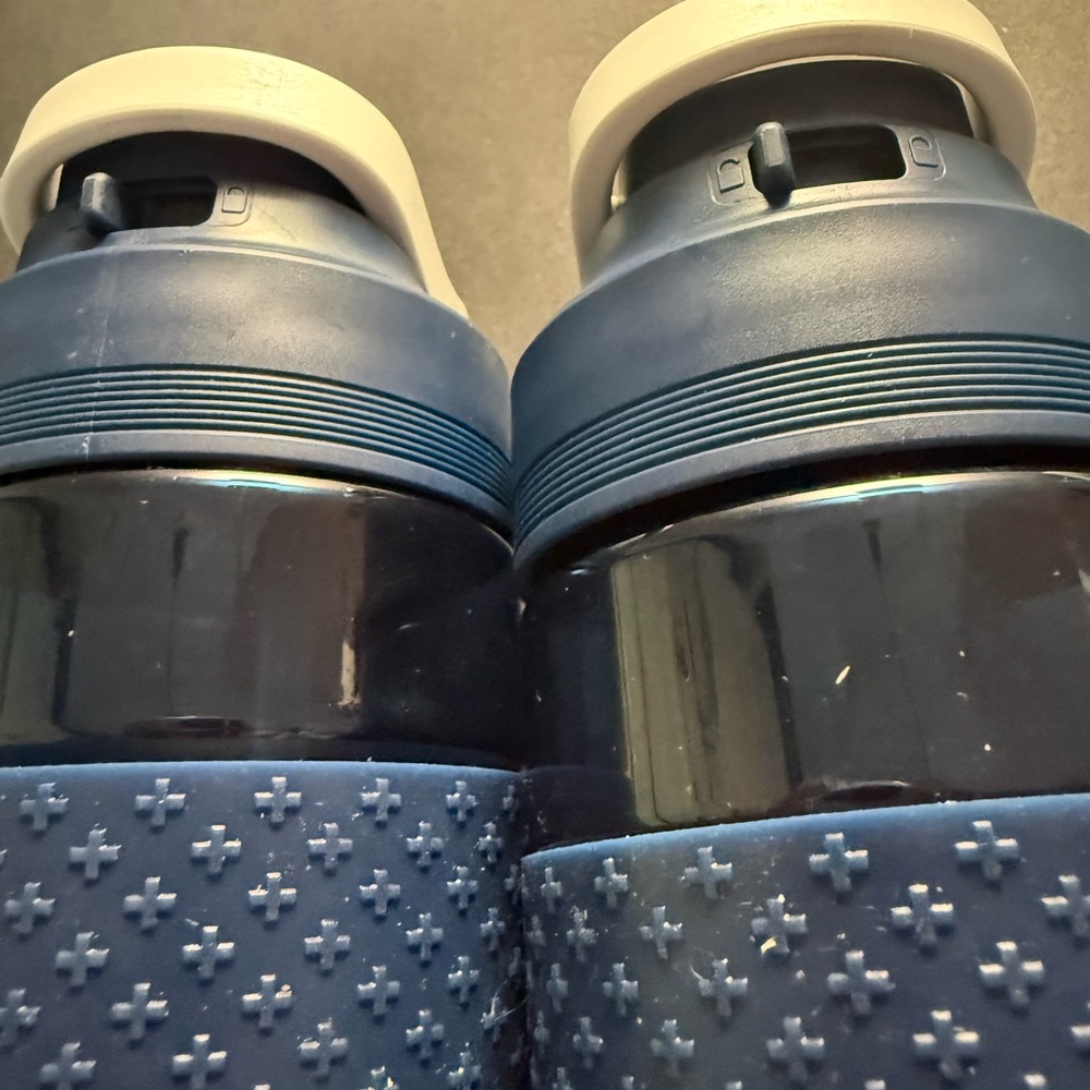 Mainstays Blue Water Bottles with Flip Lids Sip Top 2 Pack - Picture 3 of 8